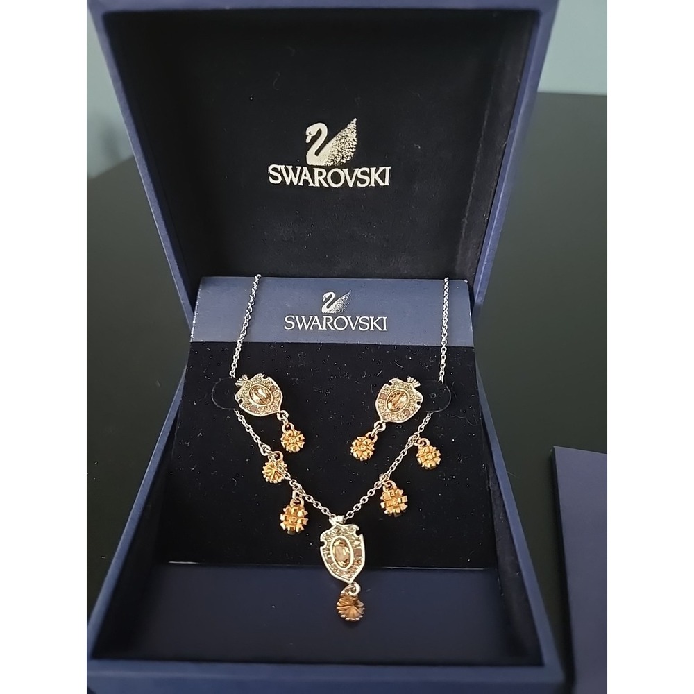Swarovski Necklace With Earrings NWT